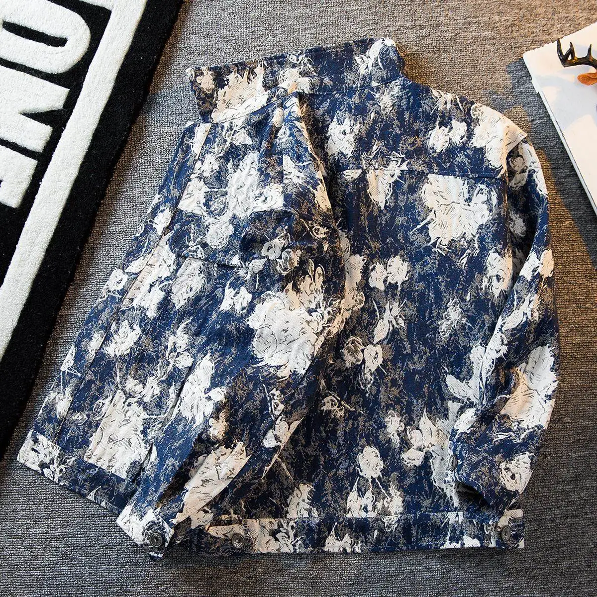 

Винтажное повседневное мужское длинное пальто свободного кроя с принтом в американском стиле High Street Casual Jaet для молодежи, осень