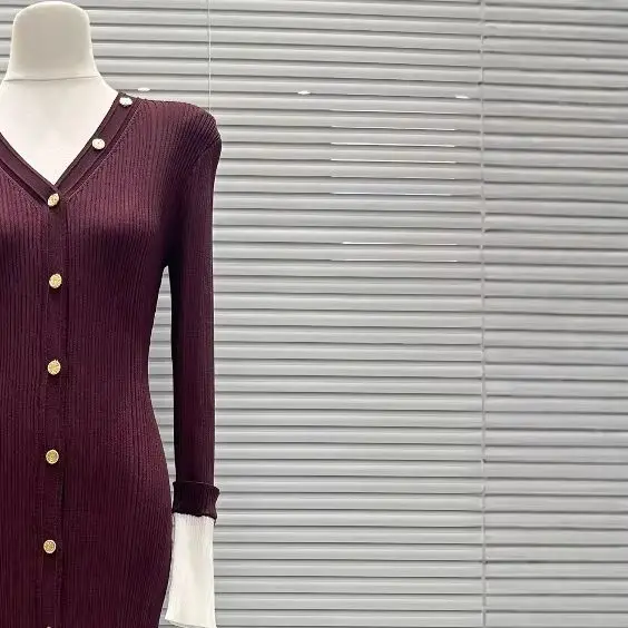 

Women's black V-neck knitted dress single breasted slim fit long sleeve patchwork elegant midi robe