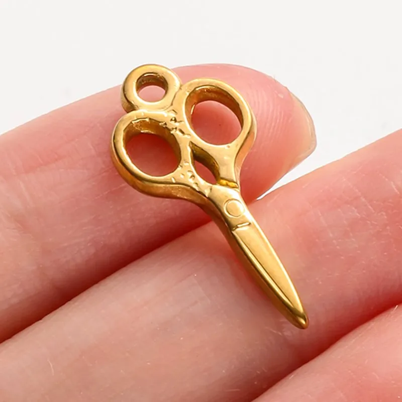 5 Stück verschiedene Werkzeuganhänger, Schwert, Schraubenschlüssel, Schere, goldfarben, Edelstahl-Anhänger für Schmuckherstellung, DIY-Taschen-Schlüsselanhänger – Detail 2