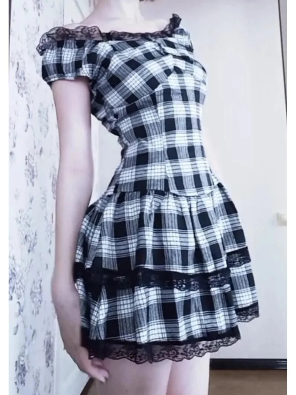 2026 new summer black and white checkered lace lace lace double layered ruffle edge short dress for daily vacation and dating