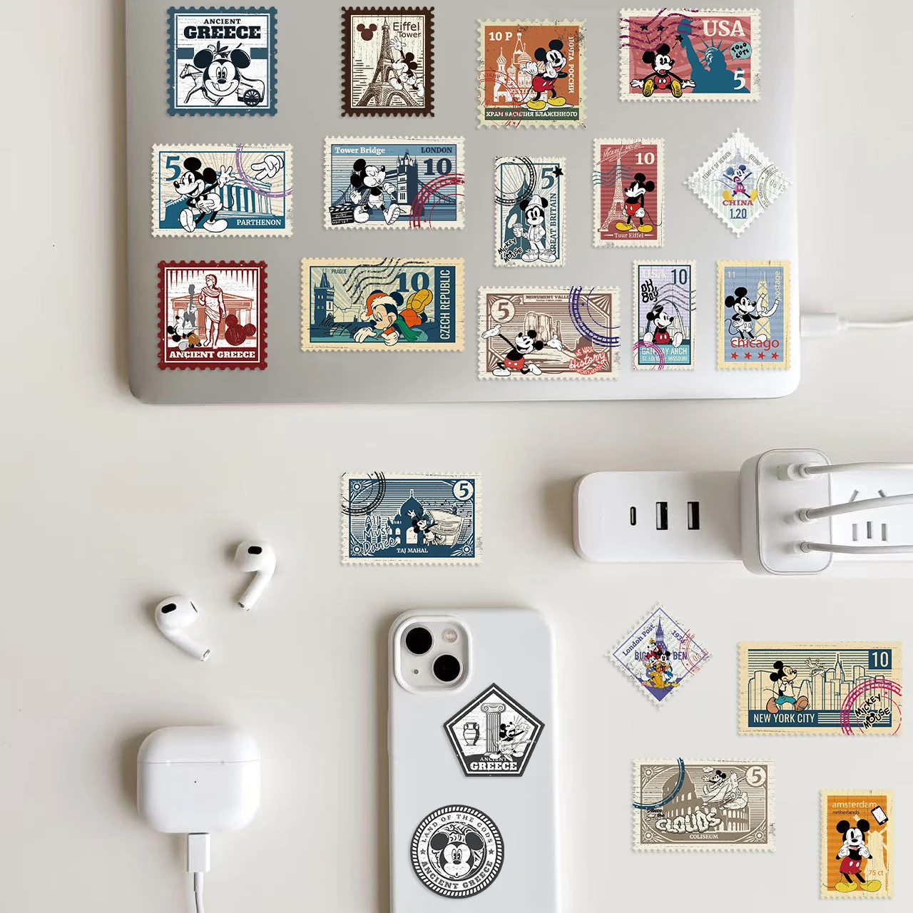 50 pezzi Disney Vintage Mickey francobolli adesivi cartoni animati simpatici graffiti decalcomanie per laptop scrapbook adesivo diario bagagli