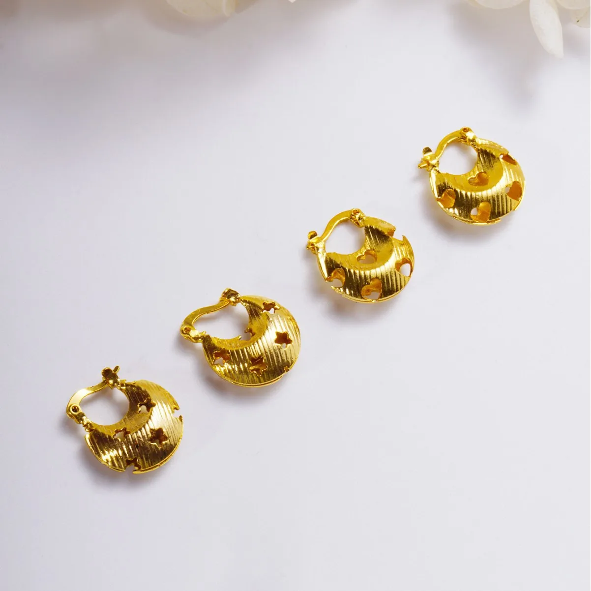 9999 gold retro metal hoop earrings with unique design texture, suitable for the European  These minimalist round hoop earrings