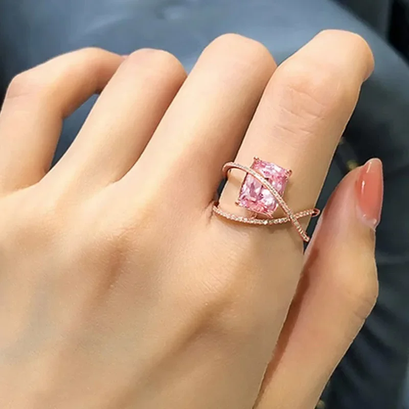 Huitan Trendige romantische Ringe mit rosa Zirkonia, luxuriöse süße Fingeraccessoires, zarte Verlobungsschmuckgeschenke