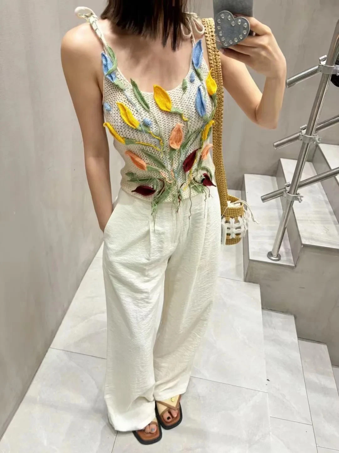 2024 Summer New Colorful Embroidered Floral Design Hollow Out Knitted Camisole For Women Beach Vacation Thank Tops B-071