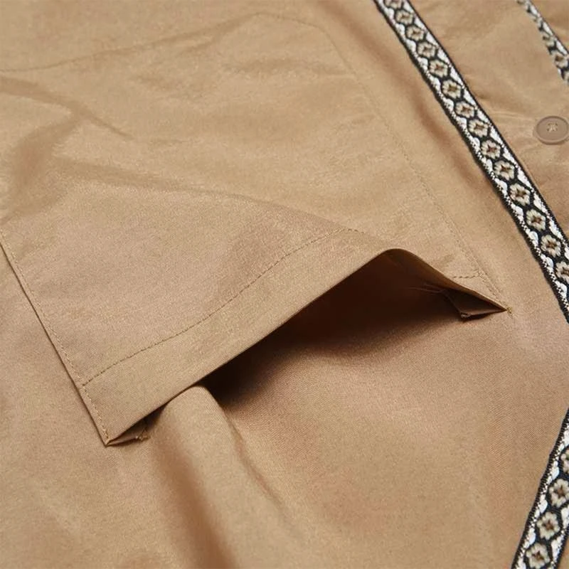 Abito musulmano Comoda camicia maschile musulmana con design a bottoni Colletto a V allentato Abbigliamento musulmano Eid Medio