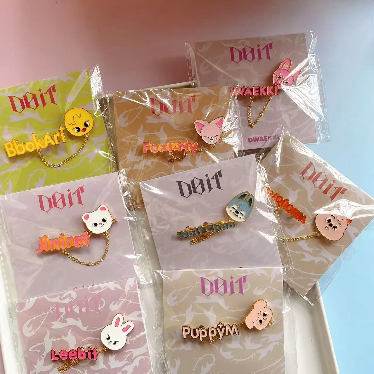 Nuevo broche de solapa Stray Kids DOIT SKZOO 2026, lindo y dulce, con personajes Lee Yong Bok, Hyun Jin, Bang Chan, Han Ji Sung, regalo de juguete