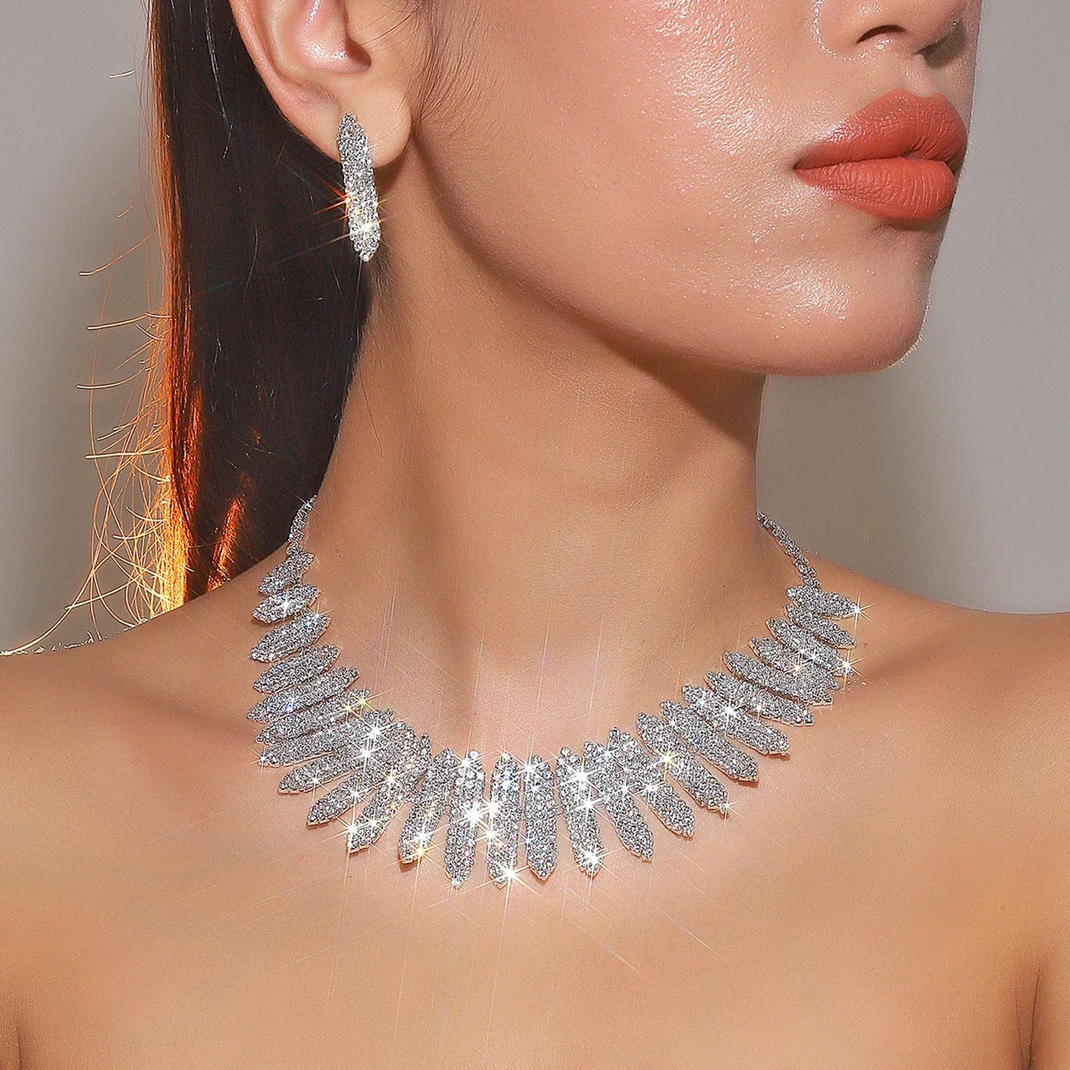 Supply, luxury super flash imported rhinestone necklace, earrings, two-piece set, jewelry, wedding dress accessories.