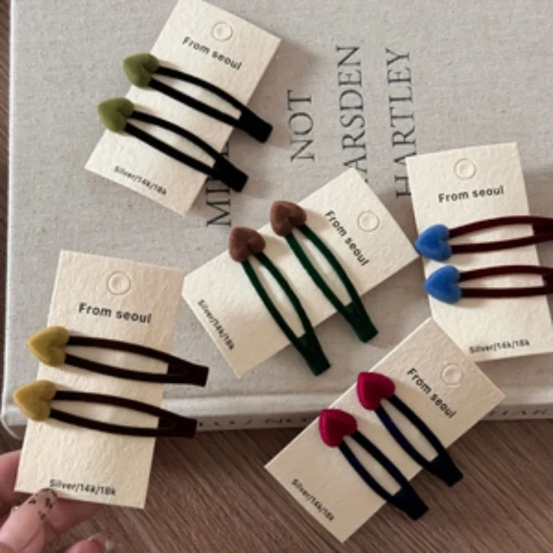 

Women's Cute Velvet Heart Hair Clips Soft Non-slip Hair Barrettes,Fashion Hair Accessories for Daily/Party/Casual Hairstyling