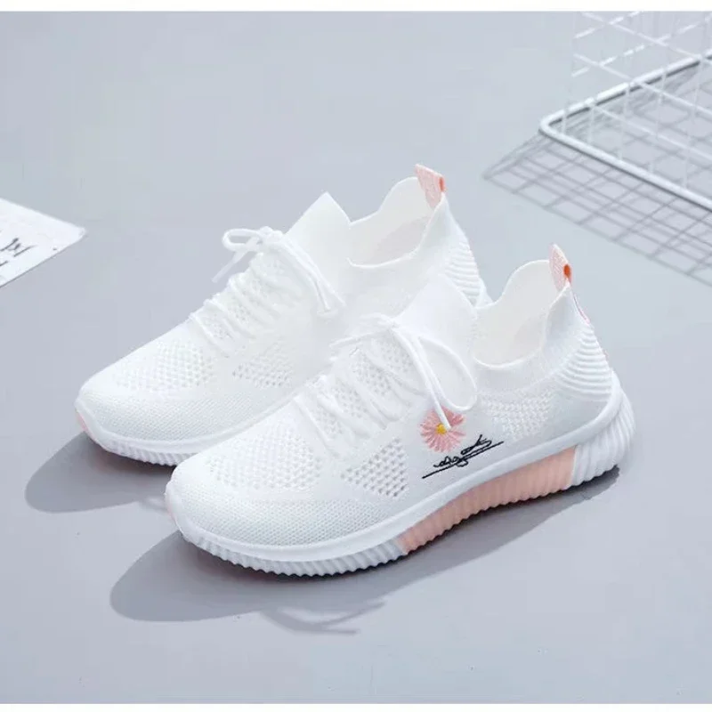 Mesh Breathable Casual Casual Female Students New Women\'s Fly Knit Sneakers Fashionable and Versatile Running Shoes