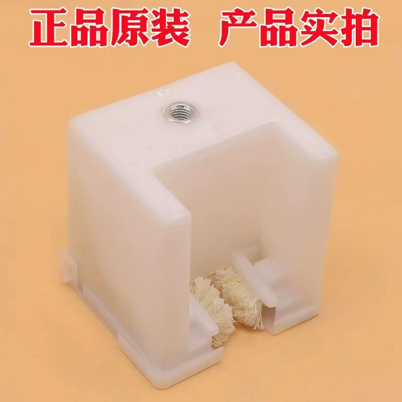 Elevator oil cup universal small square circular guide rail oil box is suitable for