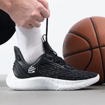 Under Armour Curry 籃球鞋,輕盈耐穿,專為籃球運動設計。 8 最佳銷售 Under Armour 靴子 - №7