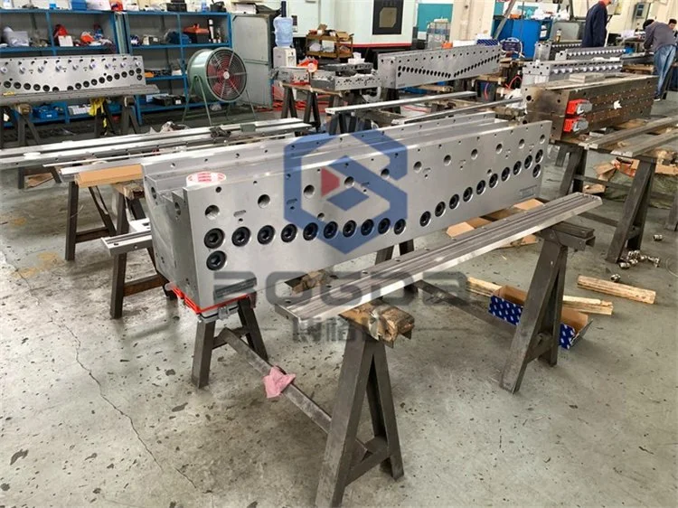 Melt Blown Non Woven Fabric Filter High Strength Stainless Steel Spinneret Mold Extrusion Die Head Mould for Facemask