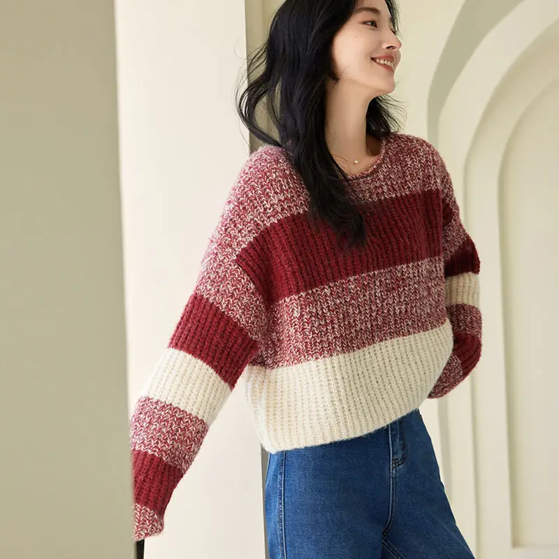 VICTORIA&VERA 2024 Winter New Style Women's Knitted Sweater with Color Matching O-neck Short Long Sleeve Top  Pullover