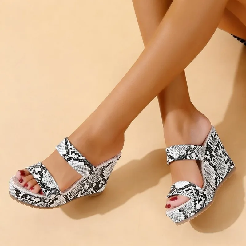 

Super High Heel Cool Drag Women Summer 2026 New Platform Heightened Platform Flip-flops Wear Fashion Wedge Slippers