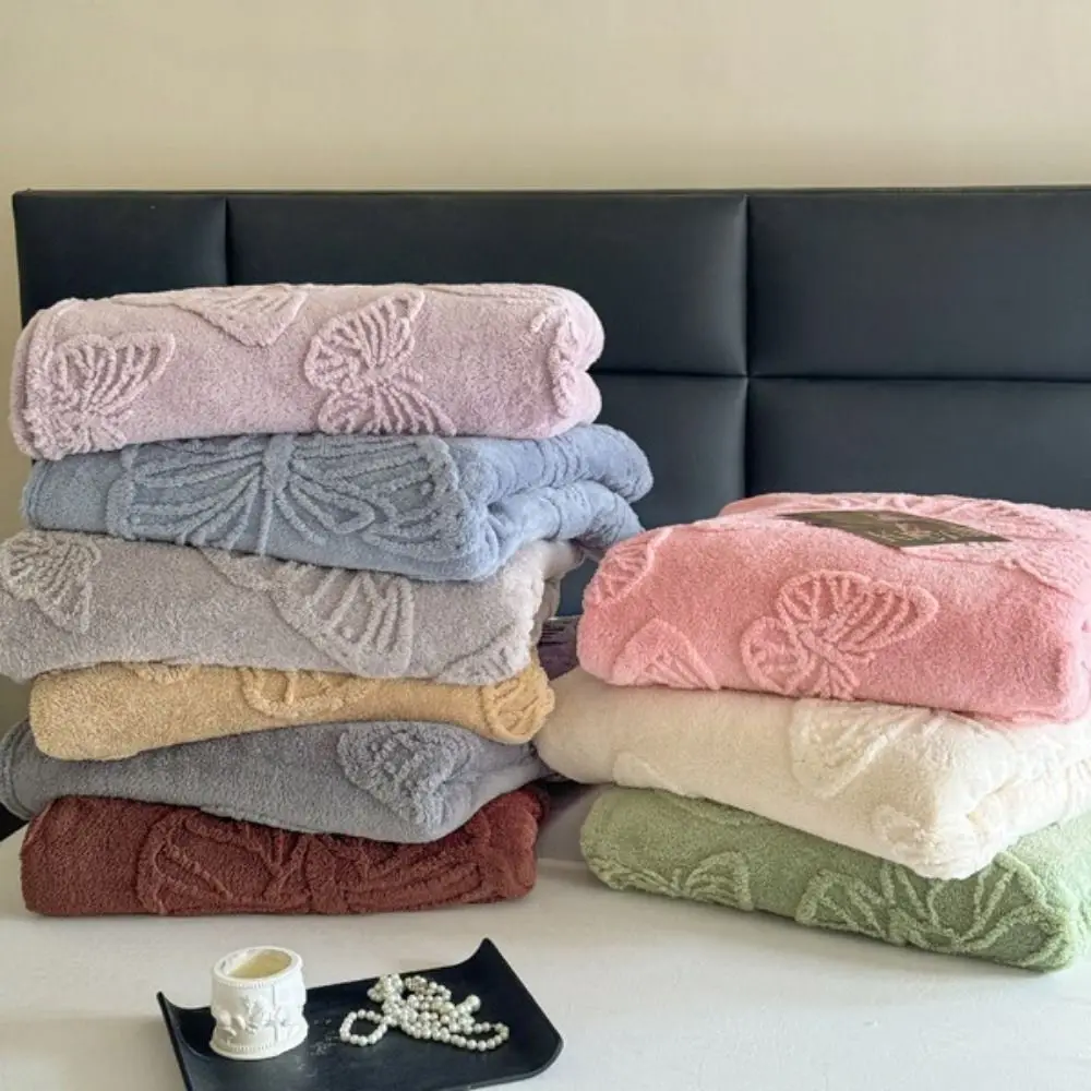 New Double Sided Cooling Blanket Skin-Friendly Cold Effect Conditioning Quilt 3D Butterfly Jacquard Breathable Cooler Quilt