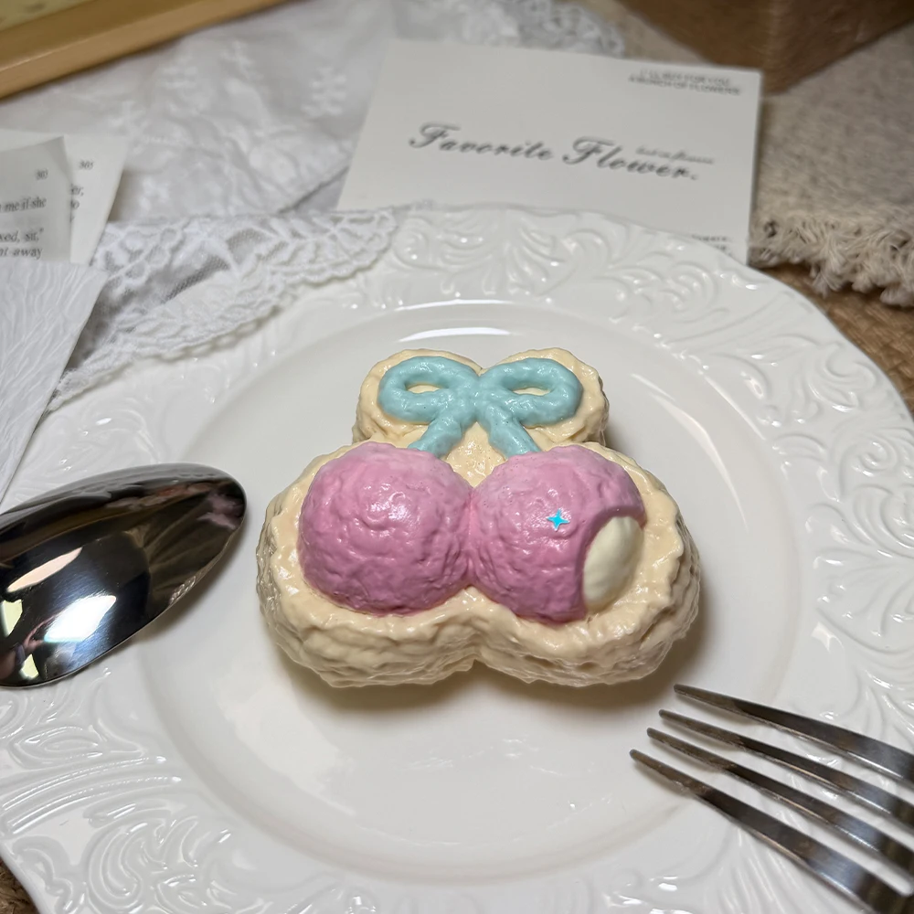 Silicoco Dessert Series Cherry Cake Squishy Toy Slow Squeeze Simulation Food Stress Relief Decompression Cute Gift #Nulala200005