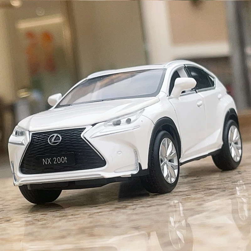 

1:24 Lexus LX570 LX600 ES300 car model simulation alloy door sound and light pull back children's metal toy car birthday Gift
