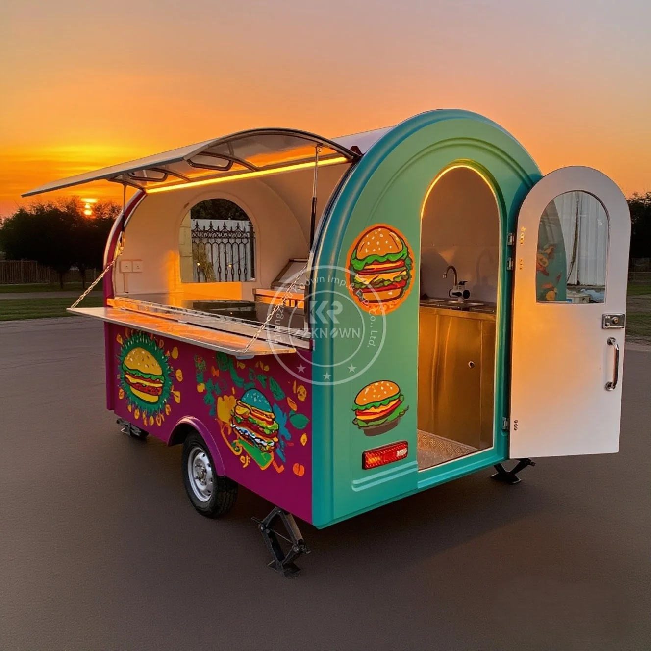 

2025 Australia Standard Customizable Mobile Food Truck Mobile Trailer Catering Truck for Winter Street Food Sales