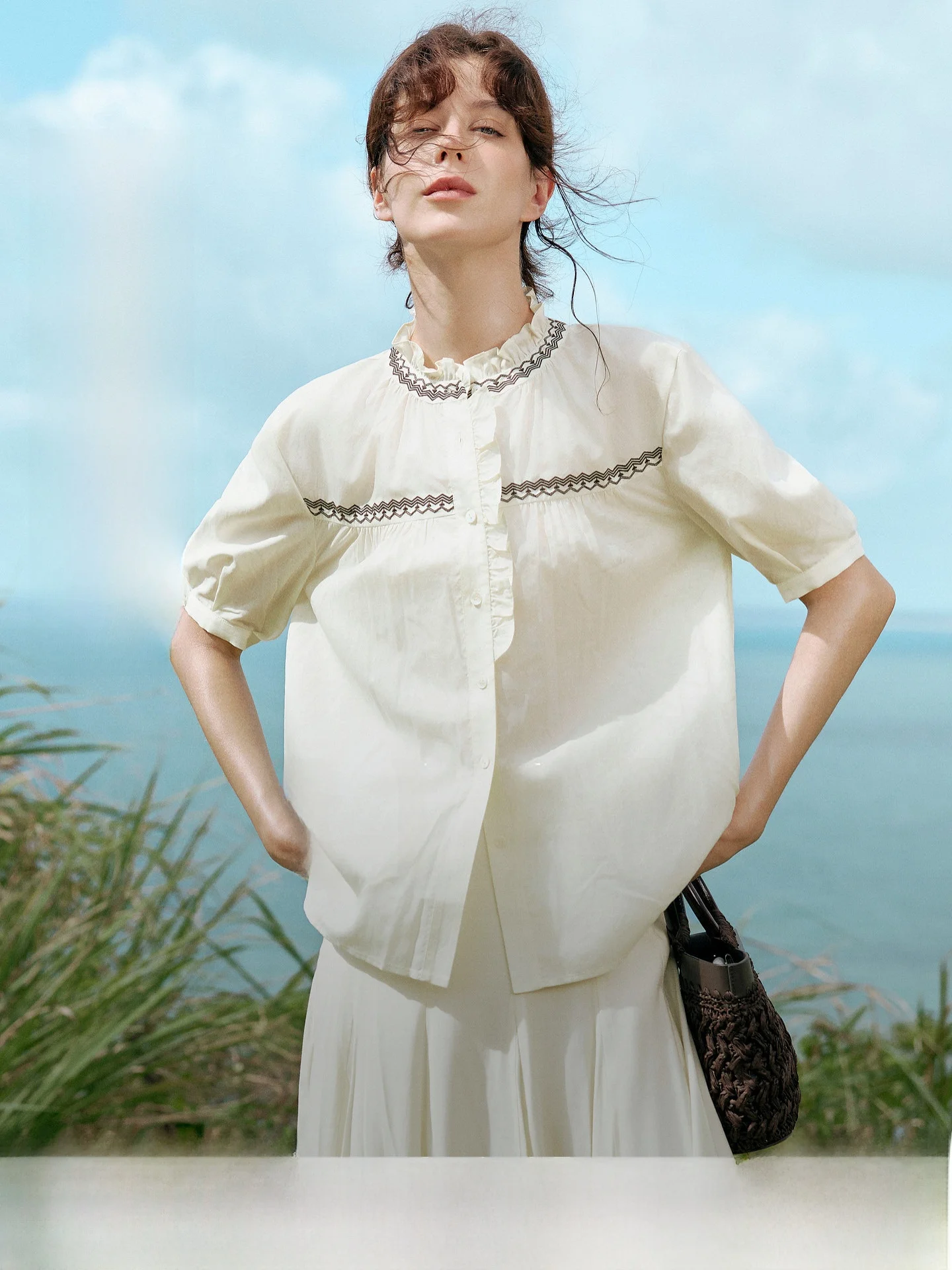 

ELLE South Evening Wind Heavy Embroidery Lace Collar Women's Casual Summer New Style Silk Shirt Leisure Commute Style