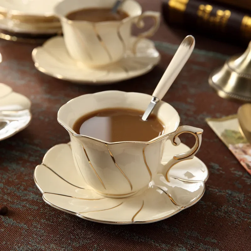 Exquisite Europe Noble Bone China Coffee Cup Saucer And Spoon Set with Gold Ceramic Cappuccino Afternoon Tea Cup