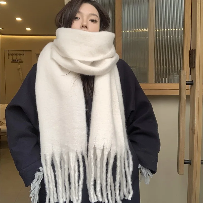 1 Piece of Women's Autumn and Winter Solid Color Elegant Scarf, Warm and Cold-Resistant, Skin-Friendly, Comfortable, Soft, Versatile, and Comfortable Long Scarf, a Must-Have Item for Outdoor Wear, Indoor Gatherings, an