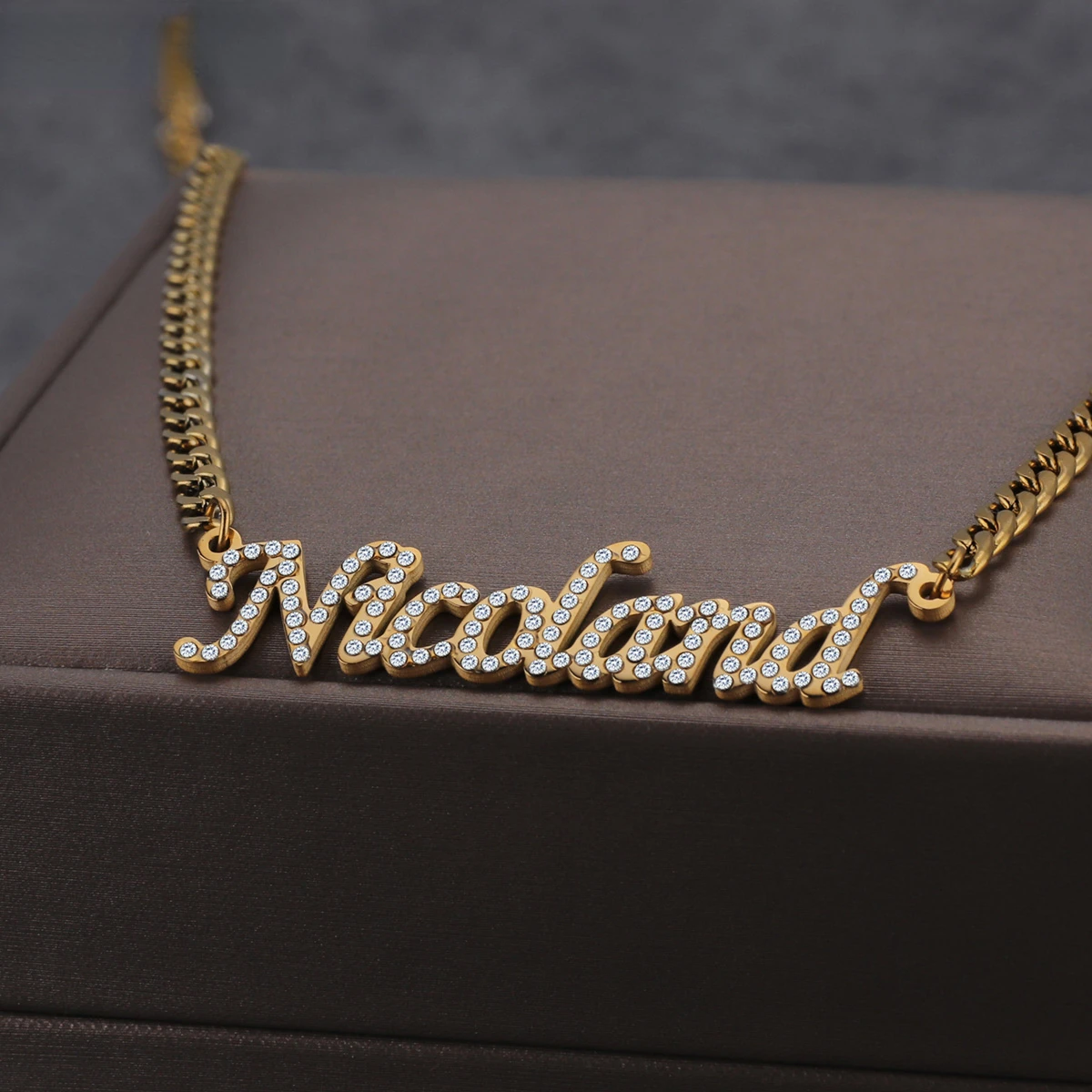 

Custom Personalized Name Stainless Steel Necklaces Cubic Zircon Letters Crystal Pendant for Women Thick 4mm NK Chain Jewelry