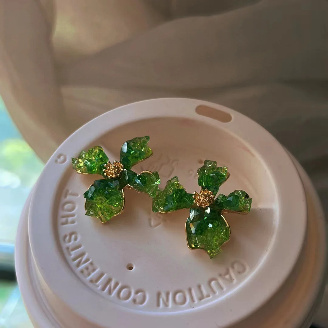 

Green Crystal Flower Sterling Silver 925 Post Stud Earring For Women Sweet Personalized Female Gemstone Earring 18K Gold Plated