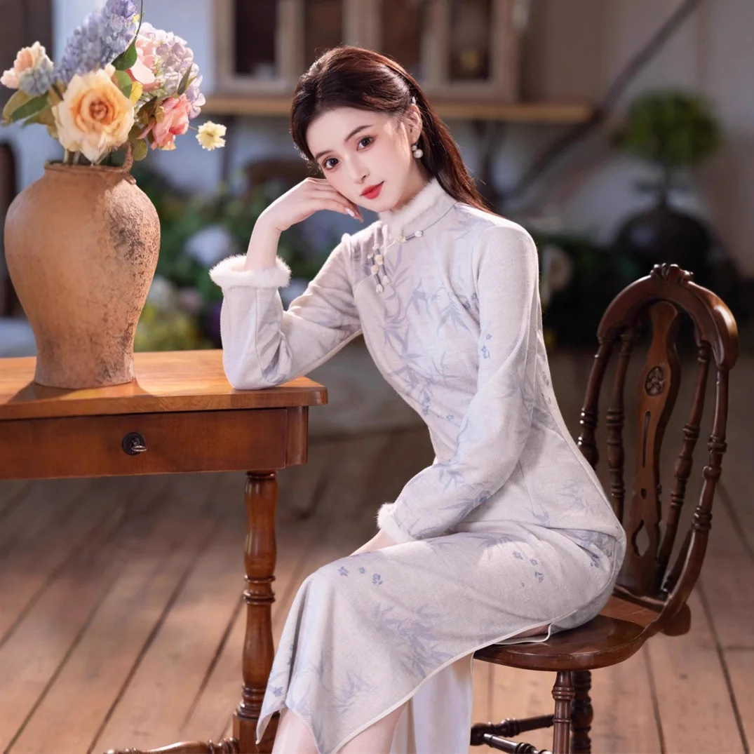 Yourqipao 2025 الشتاء الشنيل زائد المخملية سميكة طويلة تشيباو الوقوف طوق شيونغسام النمط الصيني فستان سهرة للنساء