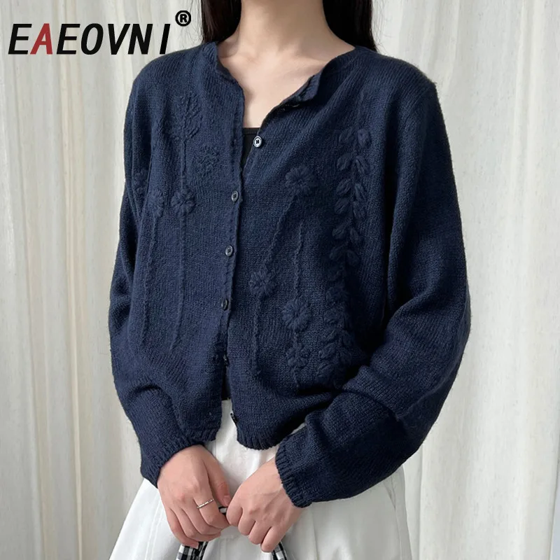 

EAEOVNI, осенняя модная вязаная рубашка-свитер для женщин, повседневная однотонная рубашка с цветочной вышивкой и пуговицами, новинка 2025, одежда