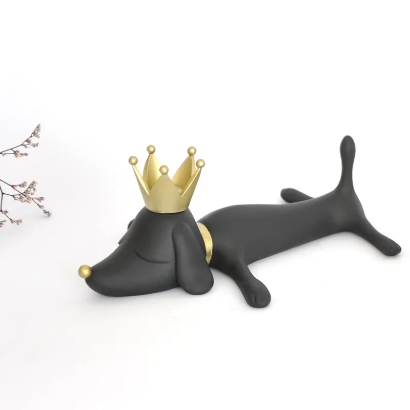 Hot Yoshitomo Nara Resin Dog With Crown Japanese Pop Art Cute Dog Figurine Elegant Gift Decoration Home Ornament