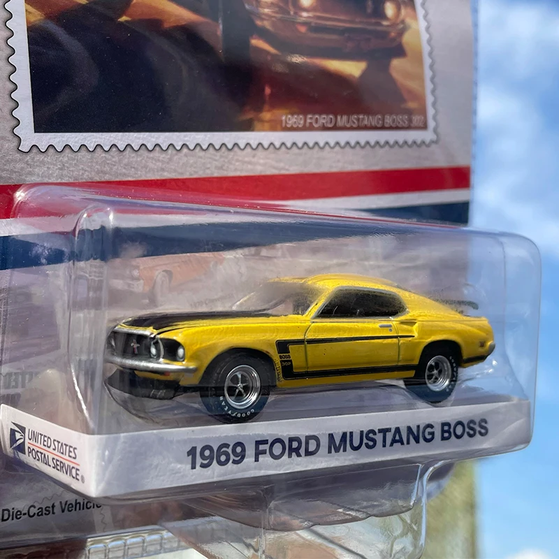 Diecast 1:64 Scale 1969 Ford Mustang Sports Car Simulation Alloy Car Model Static Display Collectible Gift Souvenir Decoration