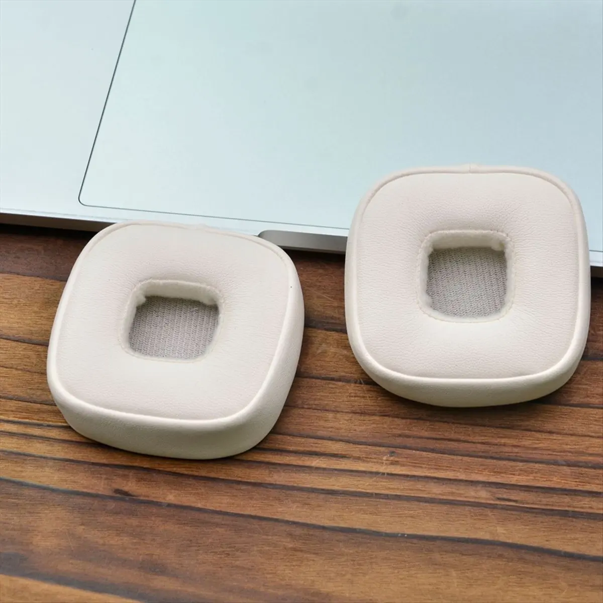 Special Offer-Replacement Ear Pads for Major 5 Headphones Ear Cushions, Earmuffs White