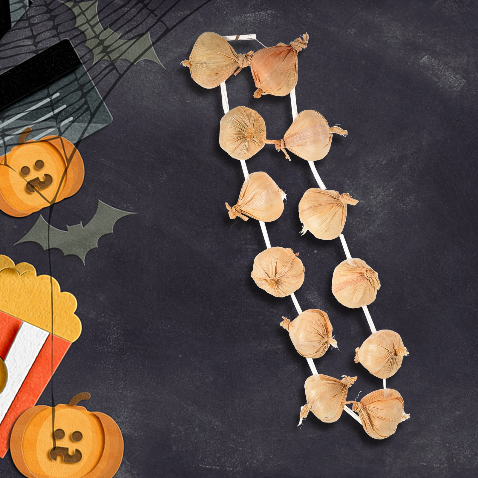 

Artificial Garlic String Wreath Realistic Foam Design Perfect for Halloween Party Cosplay Performance Prop Decoration