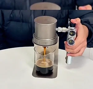 Pneumatic all-in-one gas pressurized espresso machine, mini portable espresso machine