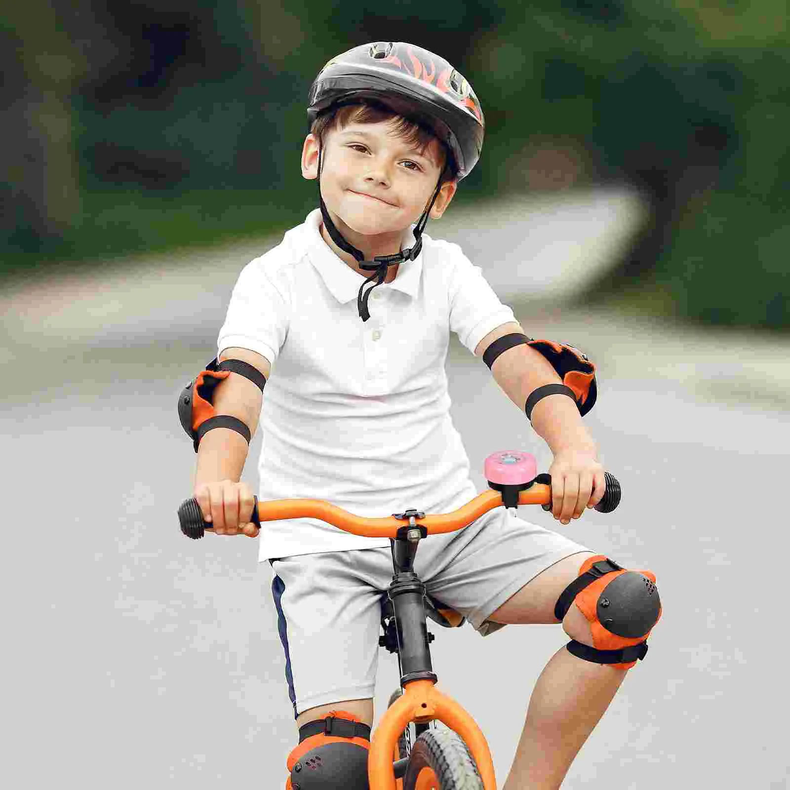 2 Pcs Cartoon Children's Bell Miss Motor Bike Reptile Corner Feeder Pp for Young