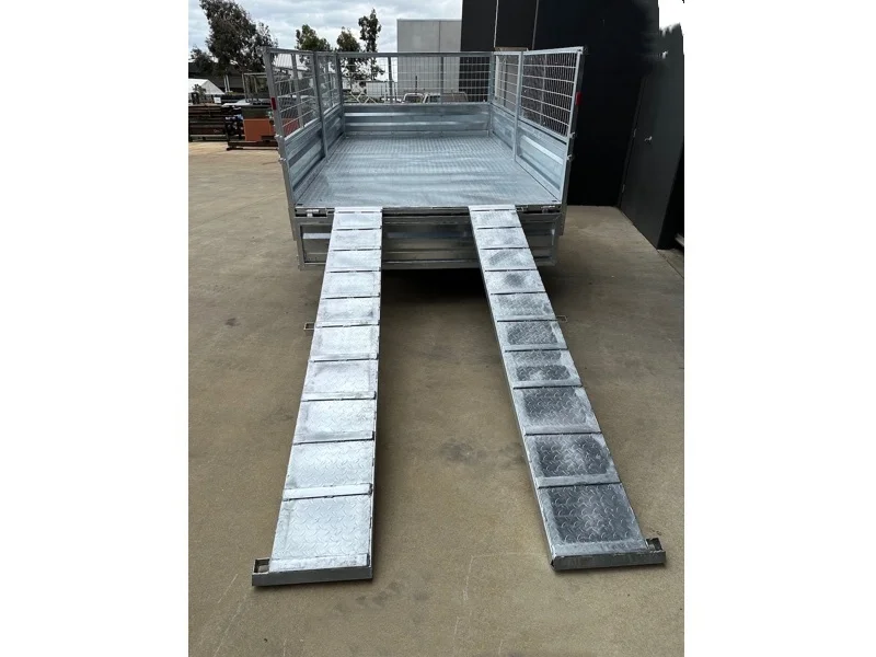 مقطورة قلابة هيدروليكية مجلفنة 12x7 مزدوجة المحور مع سلالم 2.5T 3500 كجم ATM 2000 كجم فرامل كهربائية حمولة