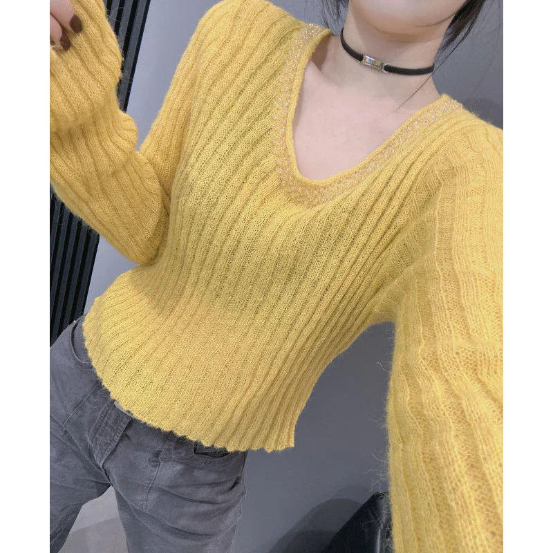 

V-neck Beaded Sweater Long-sleeved Women's Sweater Base Shirt Solid Color Pullover Fashionable Casual Top