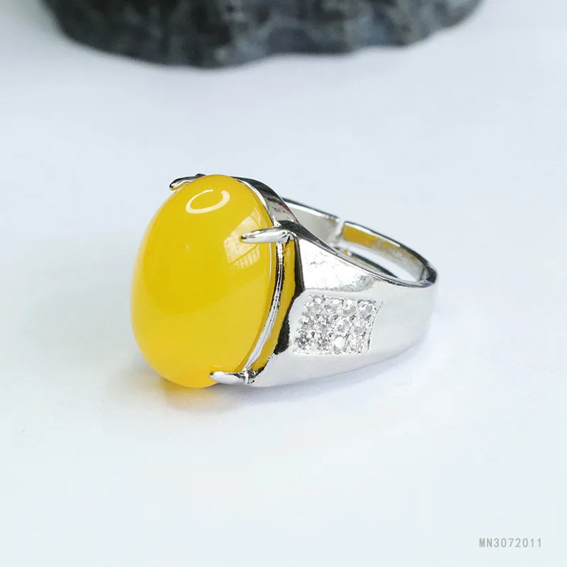 

Chalcedony ring finger ring pigeon egg agate finger wrench