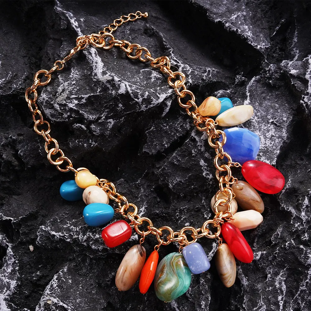

High-Quality Bohemian Colored Multiple Pendant Metal Necklaces For Ladies Beach Vacation Style Fashion Accessory