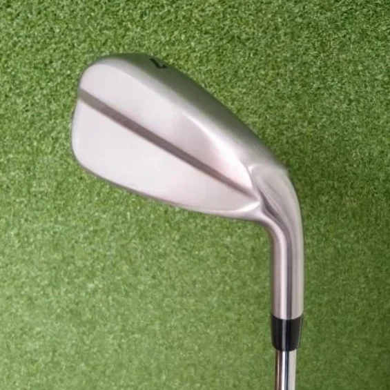 Mini mazze da golf in ferro forgiato per destrimani con logo personalizzato impostate lavorazione CNC testa in ferro fresato con impugnatura in gomma