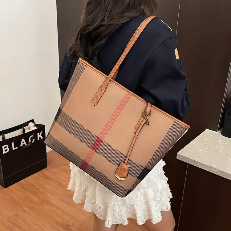 

2026 New Fashion, Elegant and Simple Large-Capacity Commuter Tote Bag Women's Versatile Crossbody Shoulder Handbag High-End
