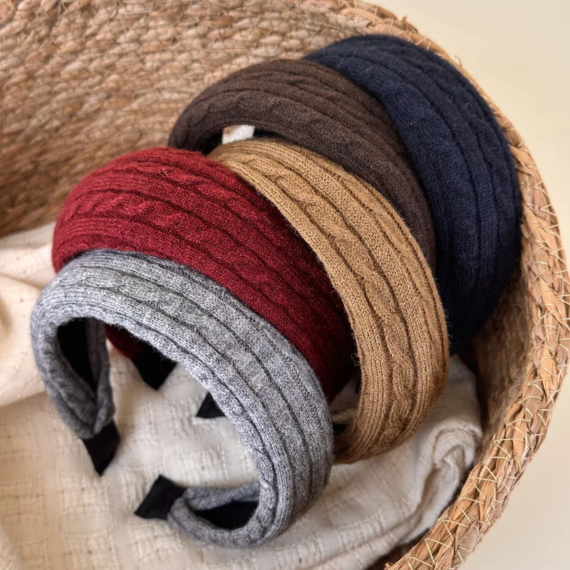 Fall/Winter Knitted Cable-Knit Wide-Brimmed Headband: Relaxed Style, High-Crowned, Everyday Versatile Hair Accessory