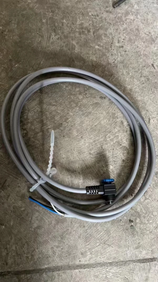 Connector Cable ES12A P/N : 0052.6357