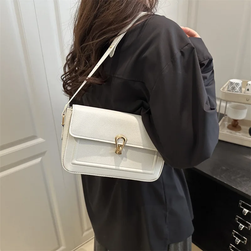 

Summer Solid Color Tote Vintage Underarm Bag for Women Spacious Shoulder Purse Minimalist Commuter Bag Luxe Day-to-Night Bag​