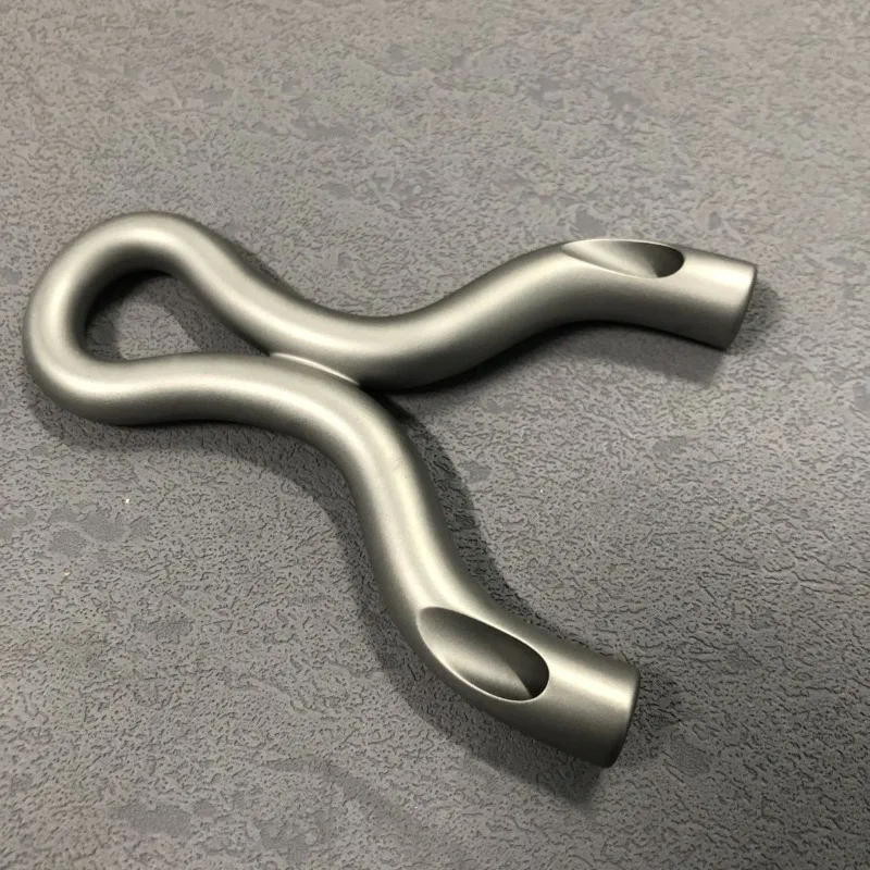 

Titanium alloy tc21 numerical control slant top slingshot slant hole top card slingshot slant mouth top card flat rubber band