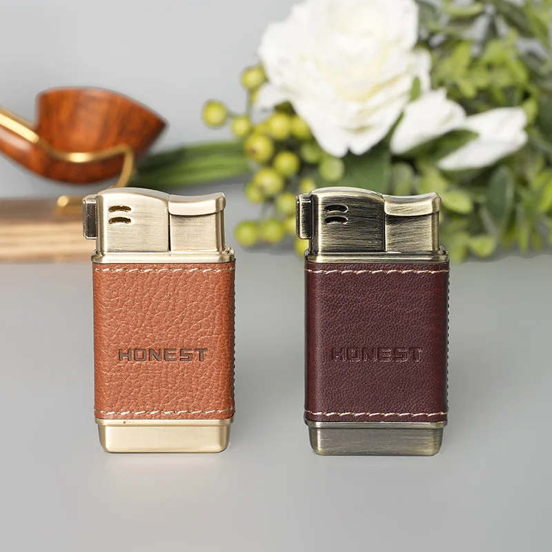 

Professional Leather-Wrapped Pipe Lighter with Angled Flame Design, Refillable Windproof Butane Lighter for Tobacco Smokers