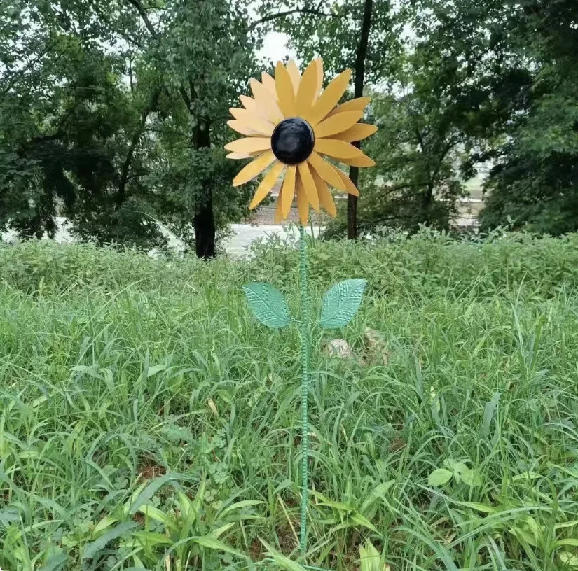 Metal Sunflower Spinning Windmill Outdoor Garden Decor Iron Craft Windmill Lawn Ornament Yard Art Patio Decoration Outdoor