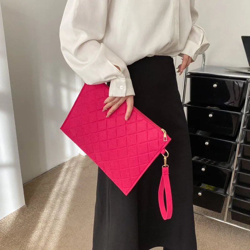 Felt Clutch Bag for Women Fashion Clutches Embroidery Envelope Bag Solid Color Embossed Coin Purse Handbag Monedero 2023 Summer