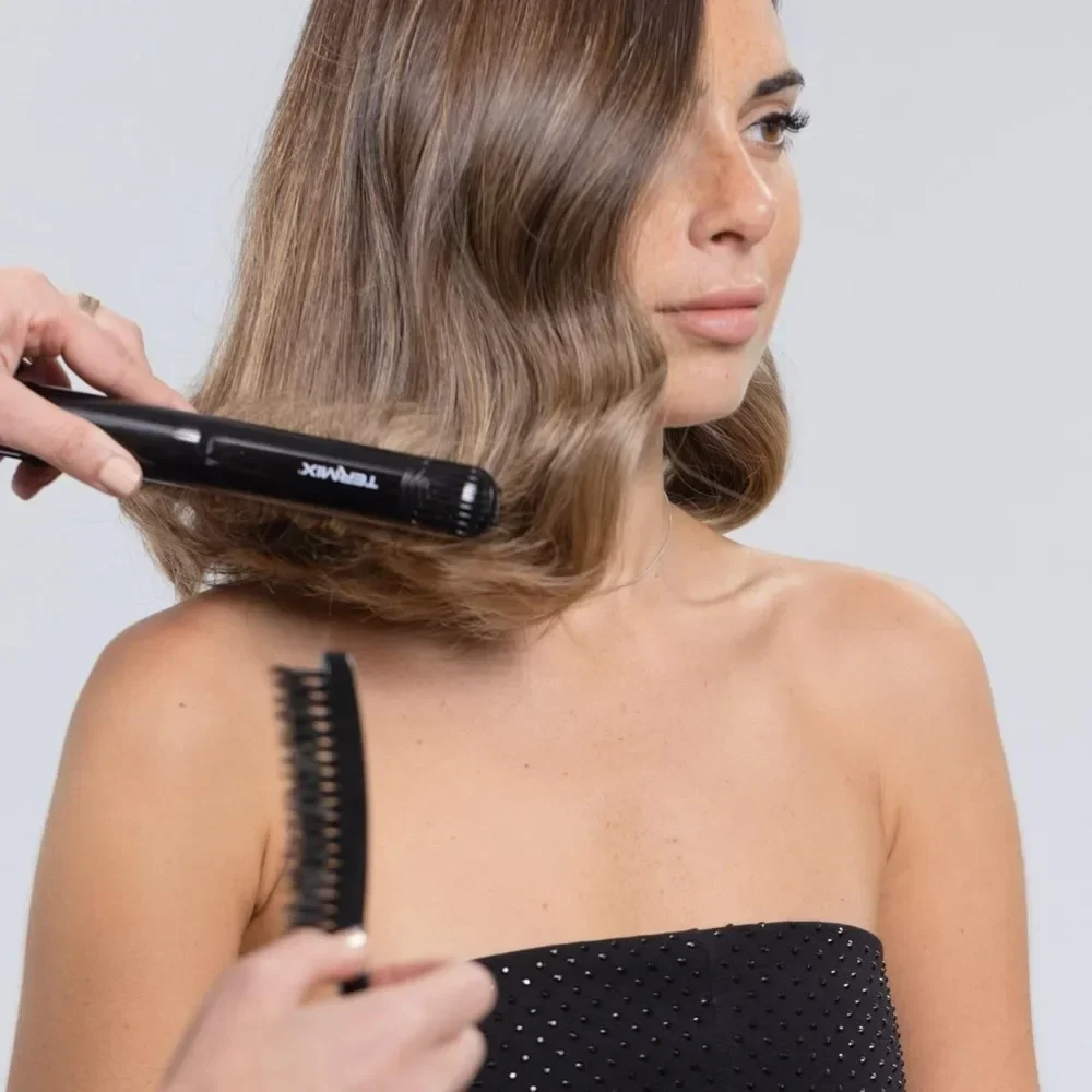 Termix Slim- Plancha de pelo con Nano Titanio، quewele a generar iones negativos Beneosos para el cabello.