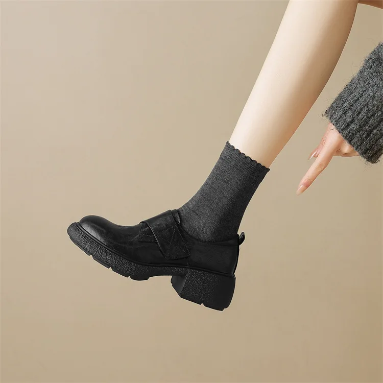 

Soft Leather Black Thick Heel Magic Tape Loafers Women's Retro British Style JK Flats Rubber Sole Comfortable Round Toe Shoes